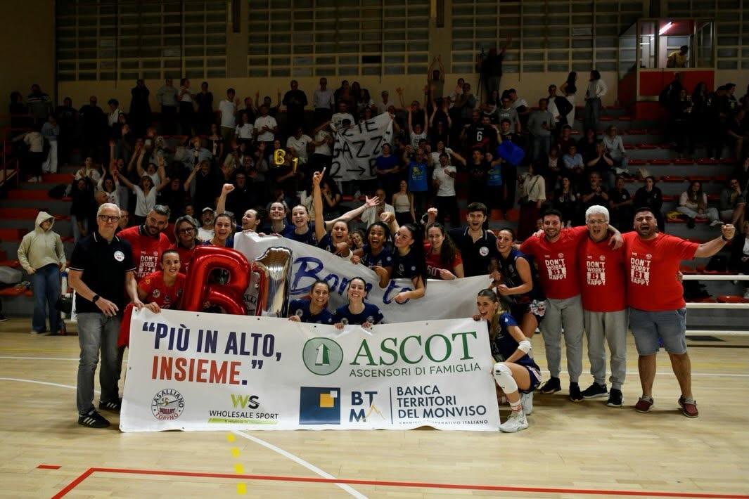 Le atlete festeggiano